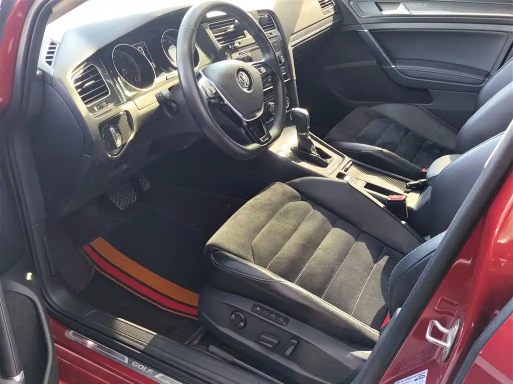 Volkswagen Golf 2018 230TSI Automatic Luxury фото 11