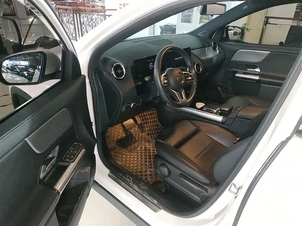 Mercedes-Benz GLA 2022 Facelift II GLA 200 фото 12