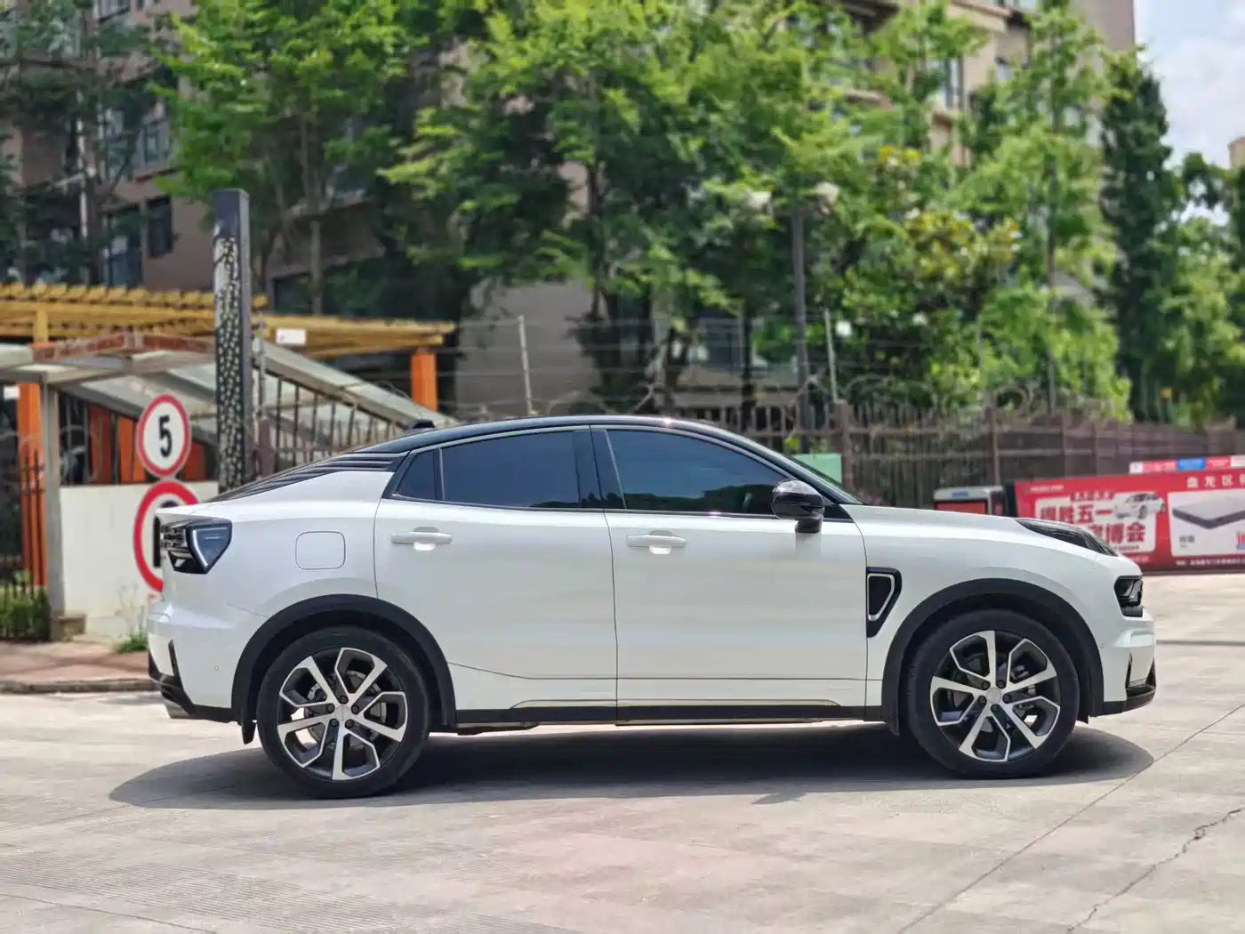 Lynk & Co 05 2022 2.0TD 4WD Power Halo фото 7