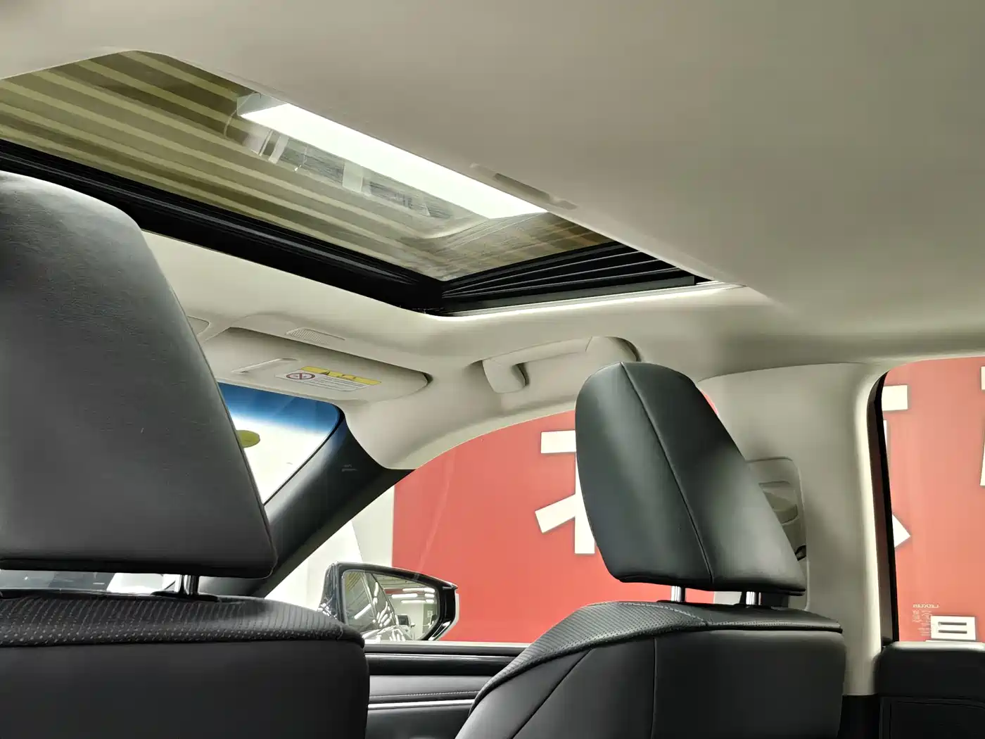 Lexus ES 2018 300h Excellence Edition China V фото 15