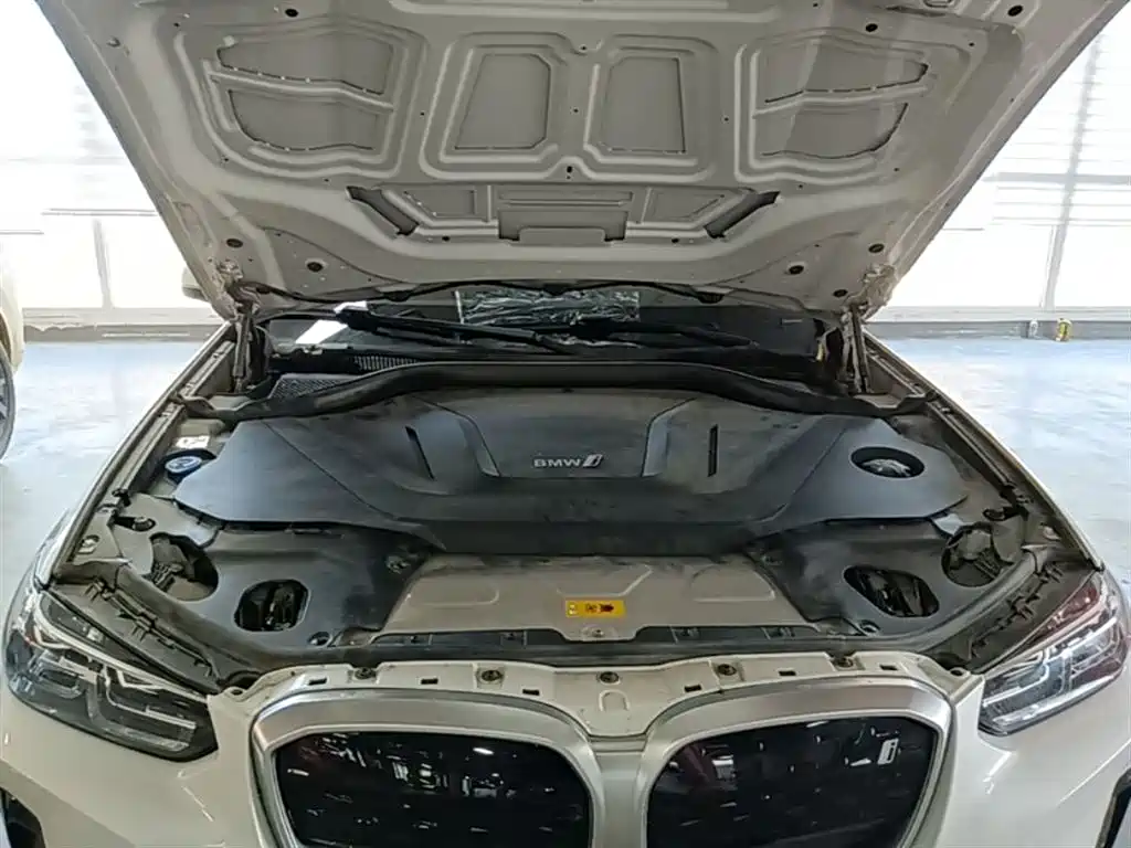 BMW iX3 2023 Leading Type фото 20