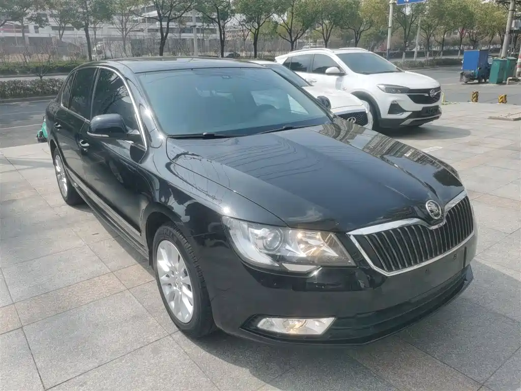 Škoda Superb 2013 1.8TSI Automatic Elite Edition фото 22