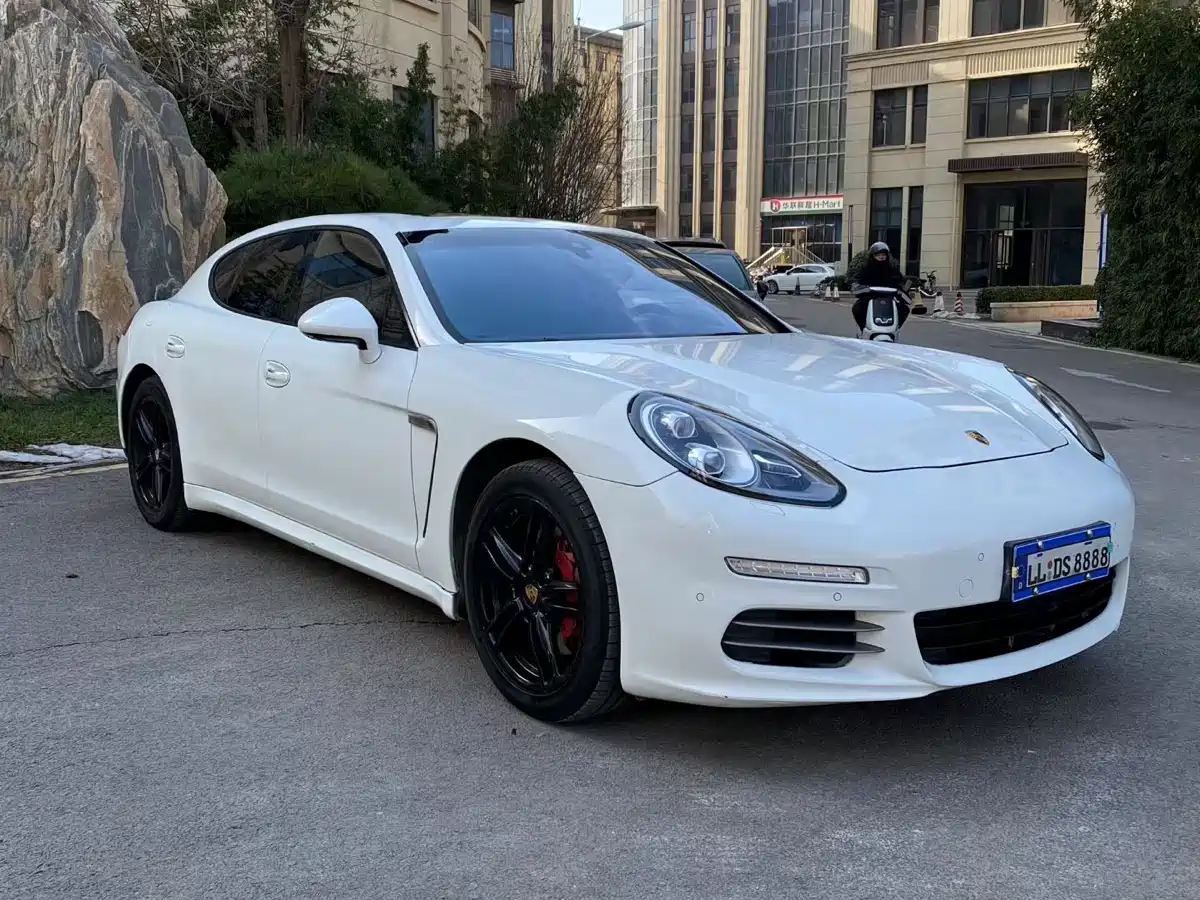 Porsche Panamera 2014 Panamera 4 3.0T фото 2