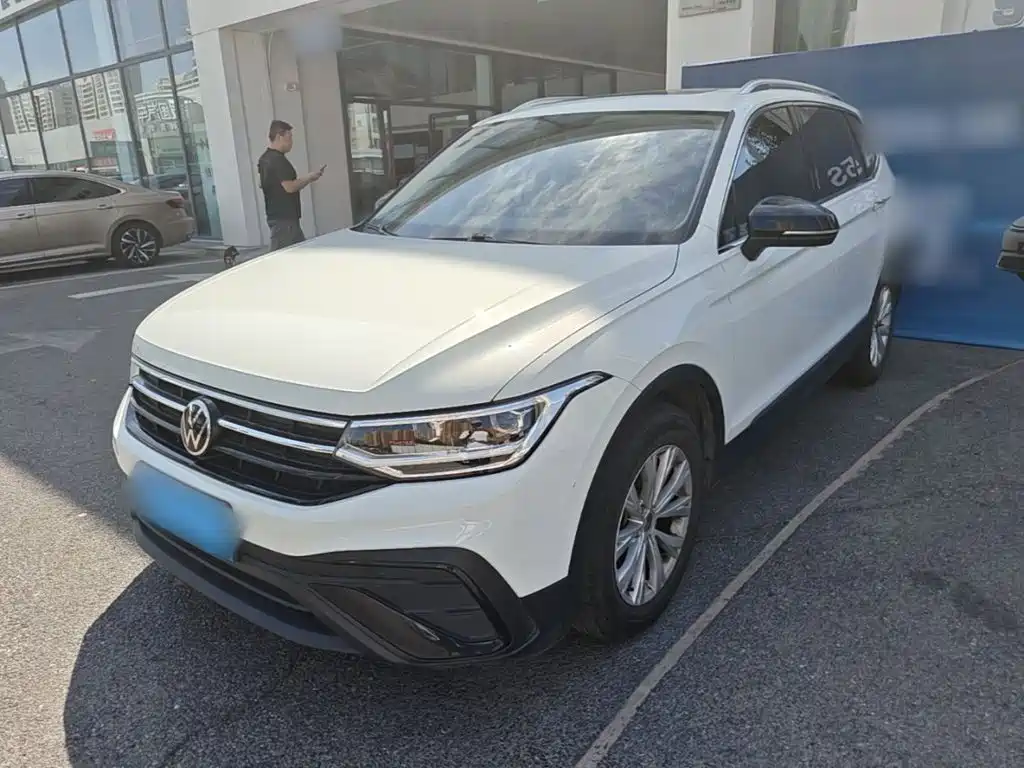 Volkswagen Tiguan, миниатюра 2