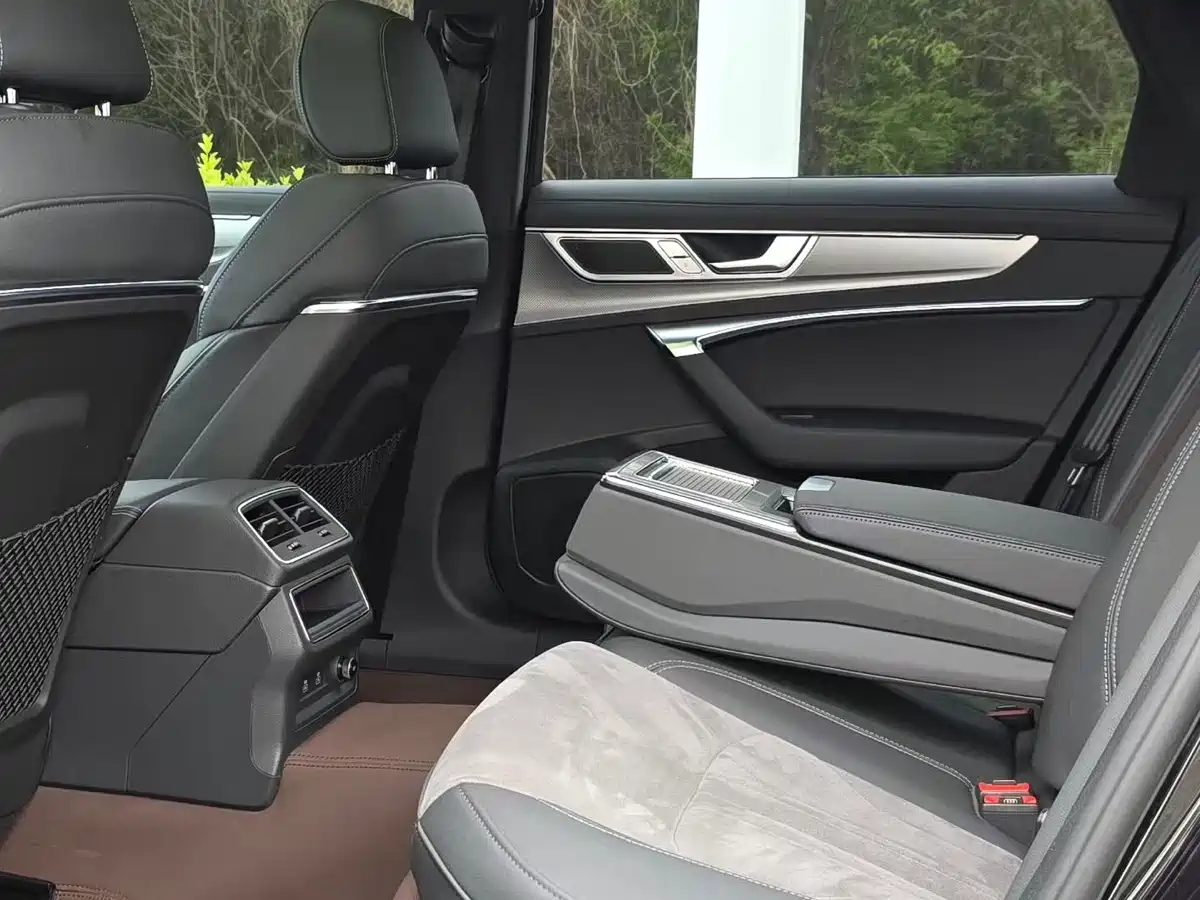 Audi A6L 2023 40 TFSI Luxury Elegance фото 6