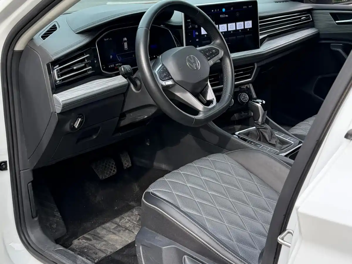 Volkswagen Sagitar 2023 300TSI DSG Surpassing Edition фото 4