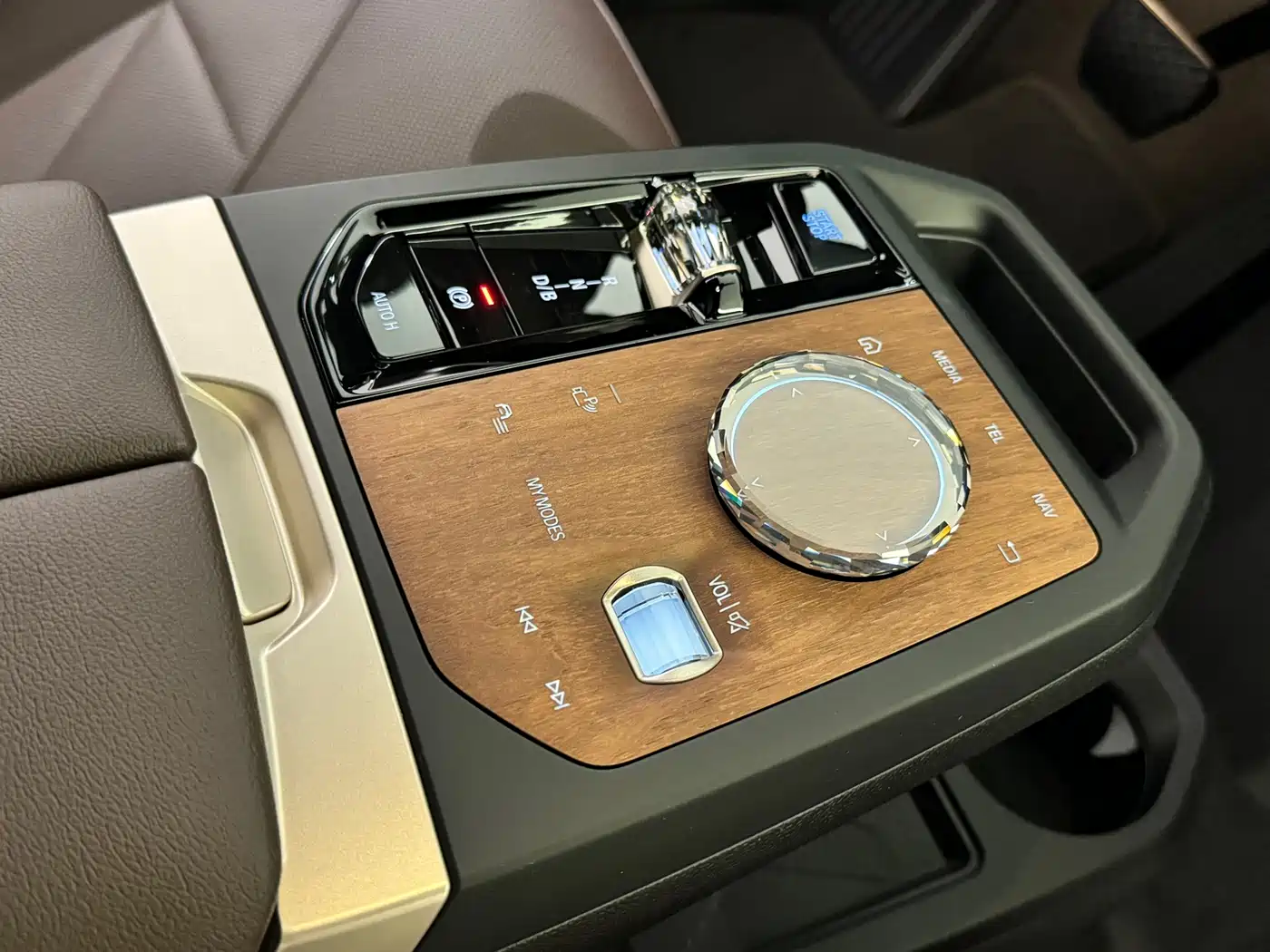 BMW iX 2025 2023 Facelift xDrive40