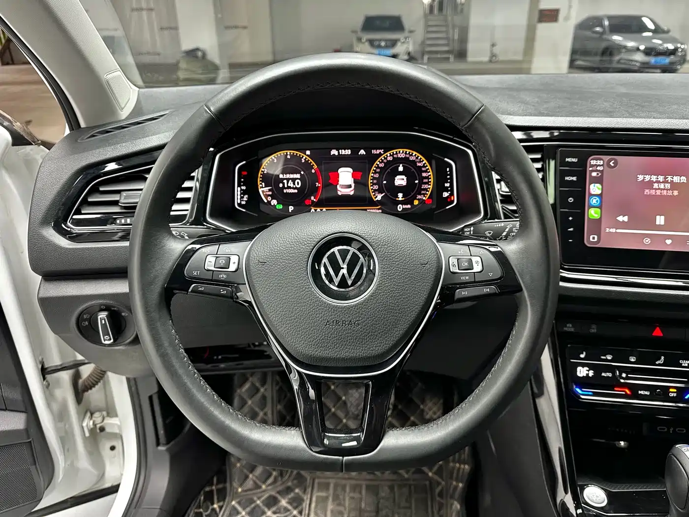 Volkswagen T-ROC 2021 280TSI DSG 2WD Comfort Smart Connect 30th Anniversary Edition фото 16