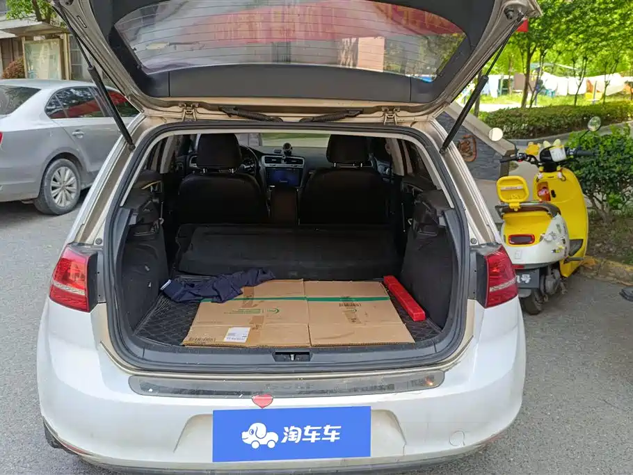 Volkswagen Golf 2016 1.6L Automatic Comfort фото 4