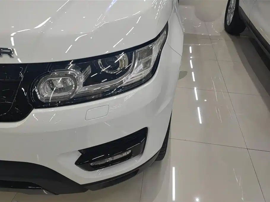 Land Rover Range Rover Sport 2016 3.0 SDV6 HSE фото 5
