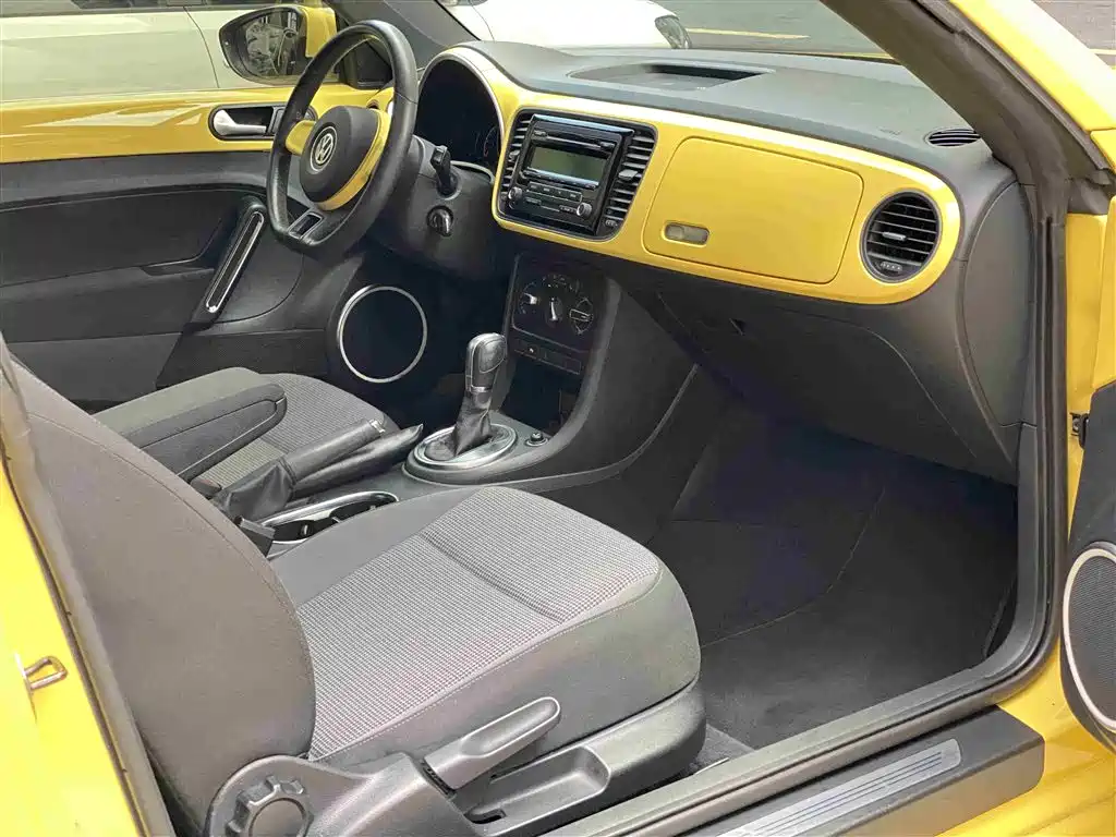 Volkswagen Beetle 2015 180TSI фото 9