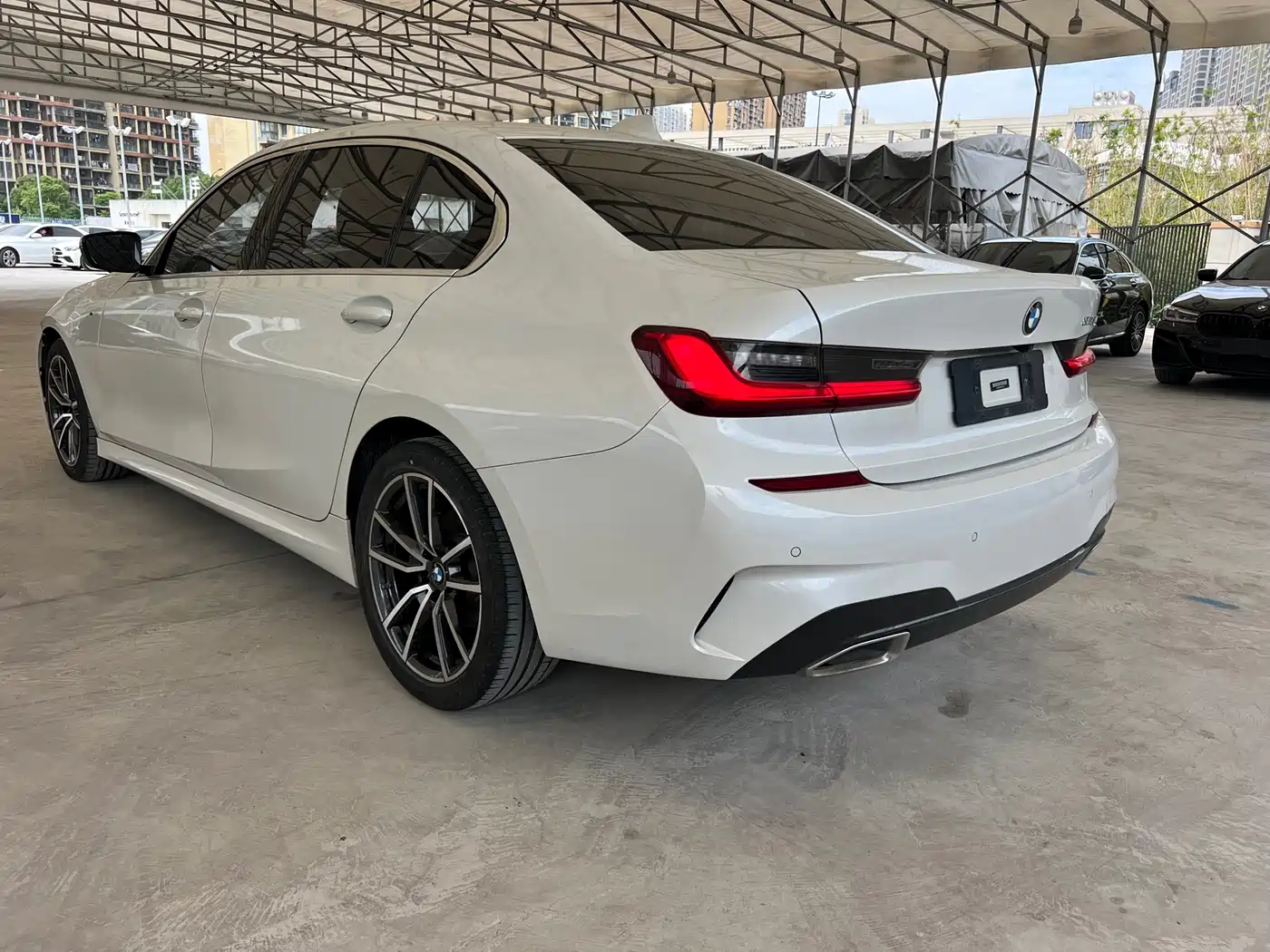 BMW 3 Series 2022 320Li M Sport Package фото 9