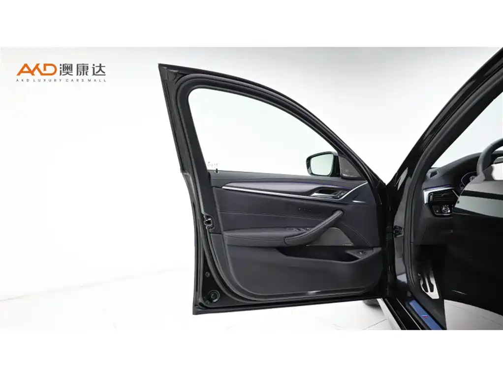 BMW 5 Series (Import) 2021 Facelift 540i Style Edition M Sport Package фото 10
