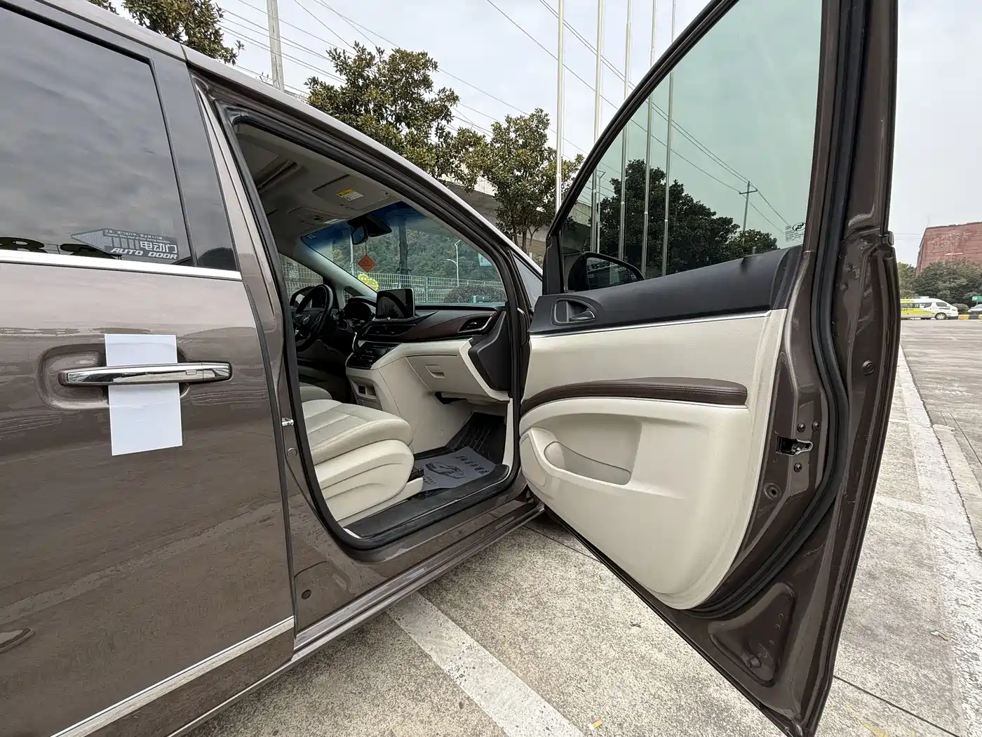 Buick GL8 2021 Land Business Class 652T Luxury фото 12
