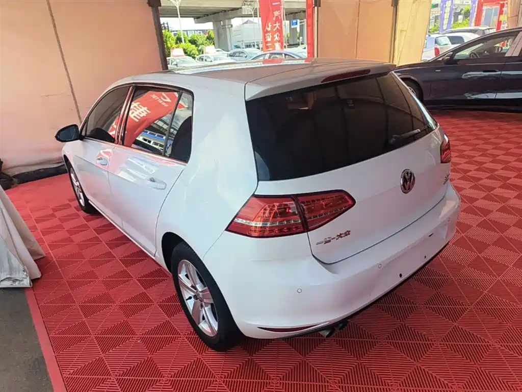 Volkswagen Golf 2016 230TSI Automatic Comfort фото 5