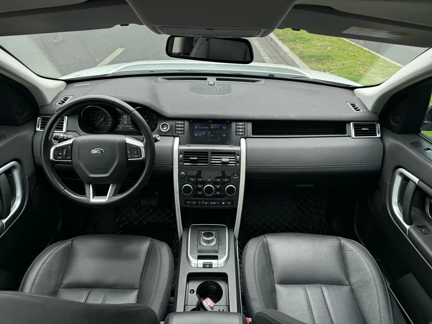 Land Rover Discovery Sport 2016 2.0T HSE фото 7