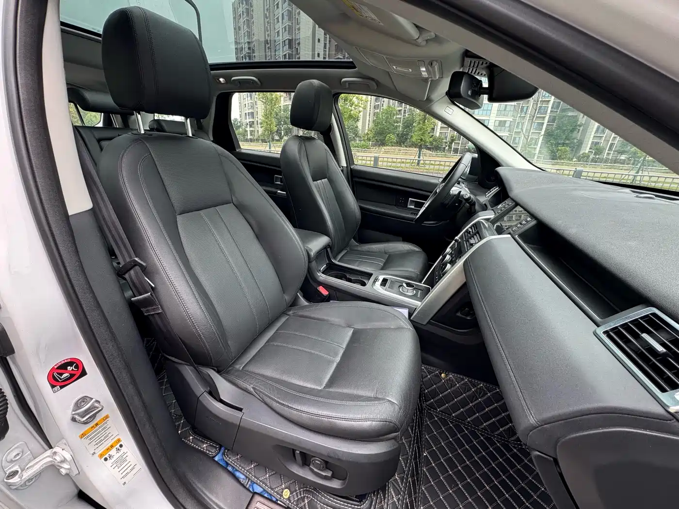 Land Rover Discovery Sport 2016 2.0T HSE фото 10