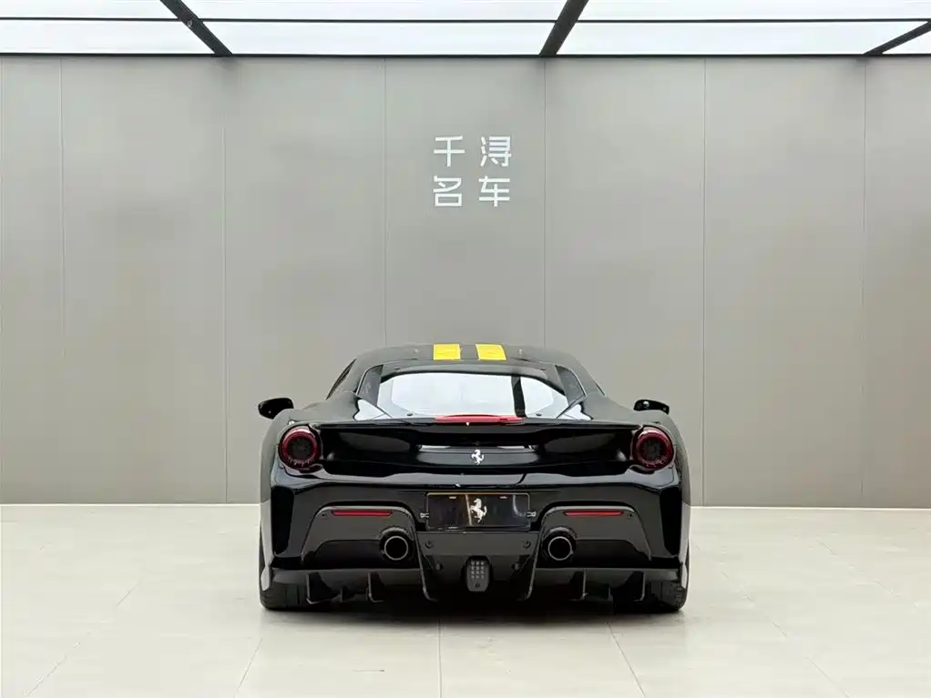Ferrari 488 2018 488 Pista фото 16