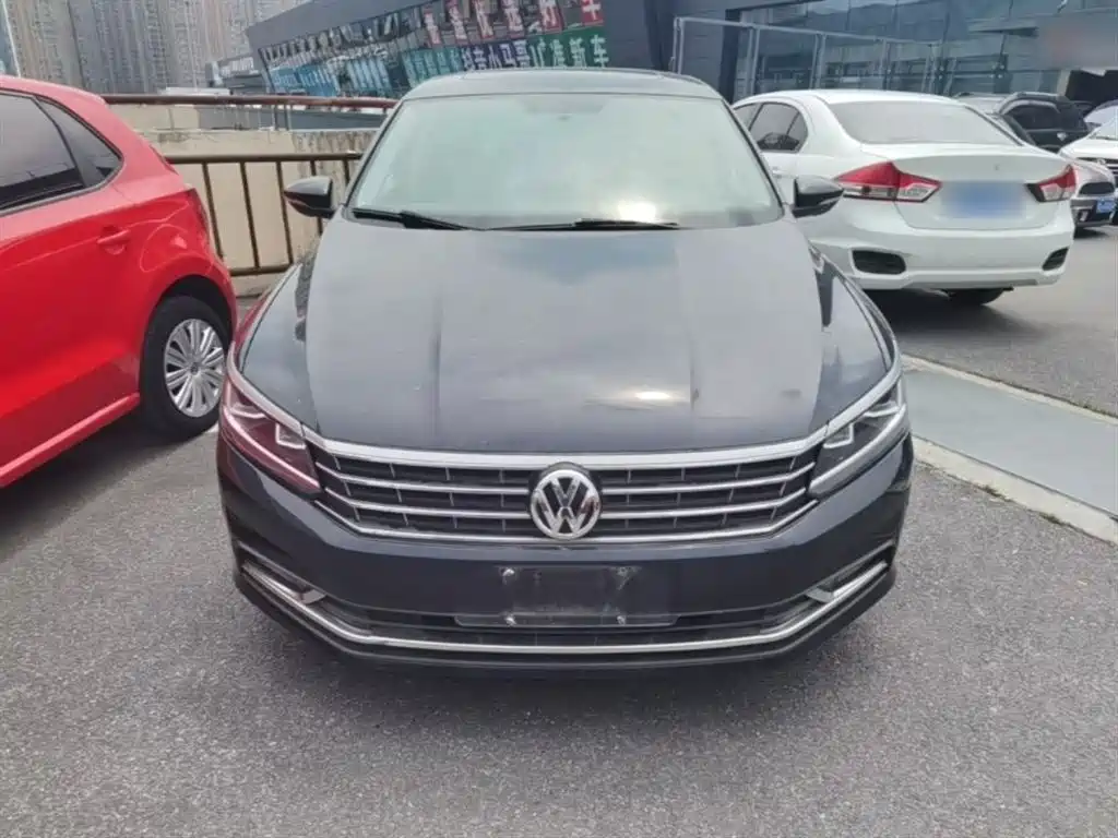Volkswagen Passat 2015 1.8TSI DSG Elegance Edition фото 3