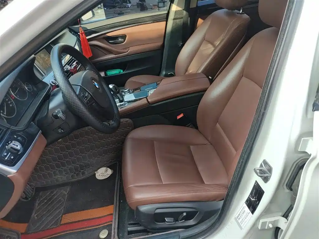 BMW 5 Series 2014 520Li Elegance фото 7