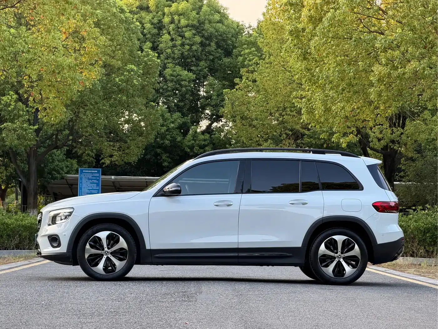 Mercedes-Benz GLB 2020 2021 GLB 200 4MATIC