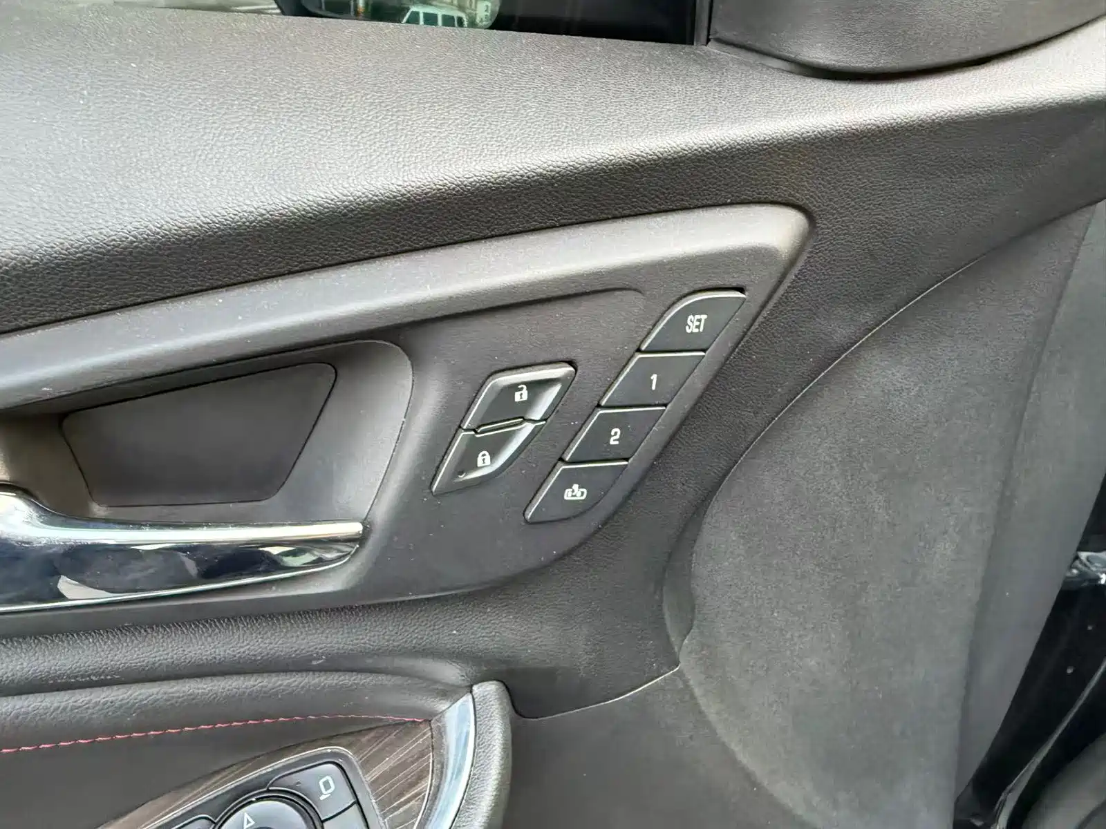 Photo 5 - Chevrolet Malibu XL