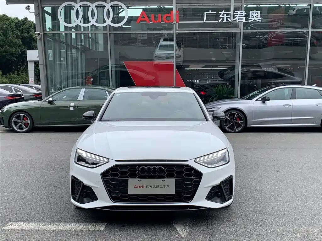 Audi A4L 2023 40 TFSI quattro Luxury Sport фото 2