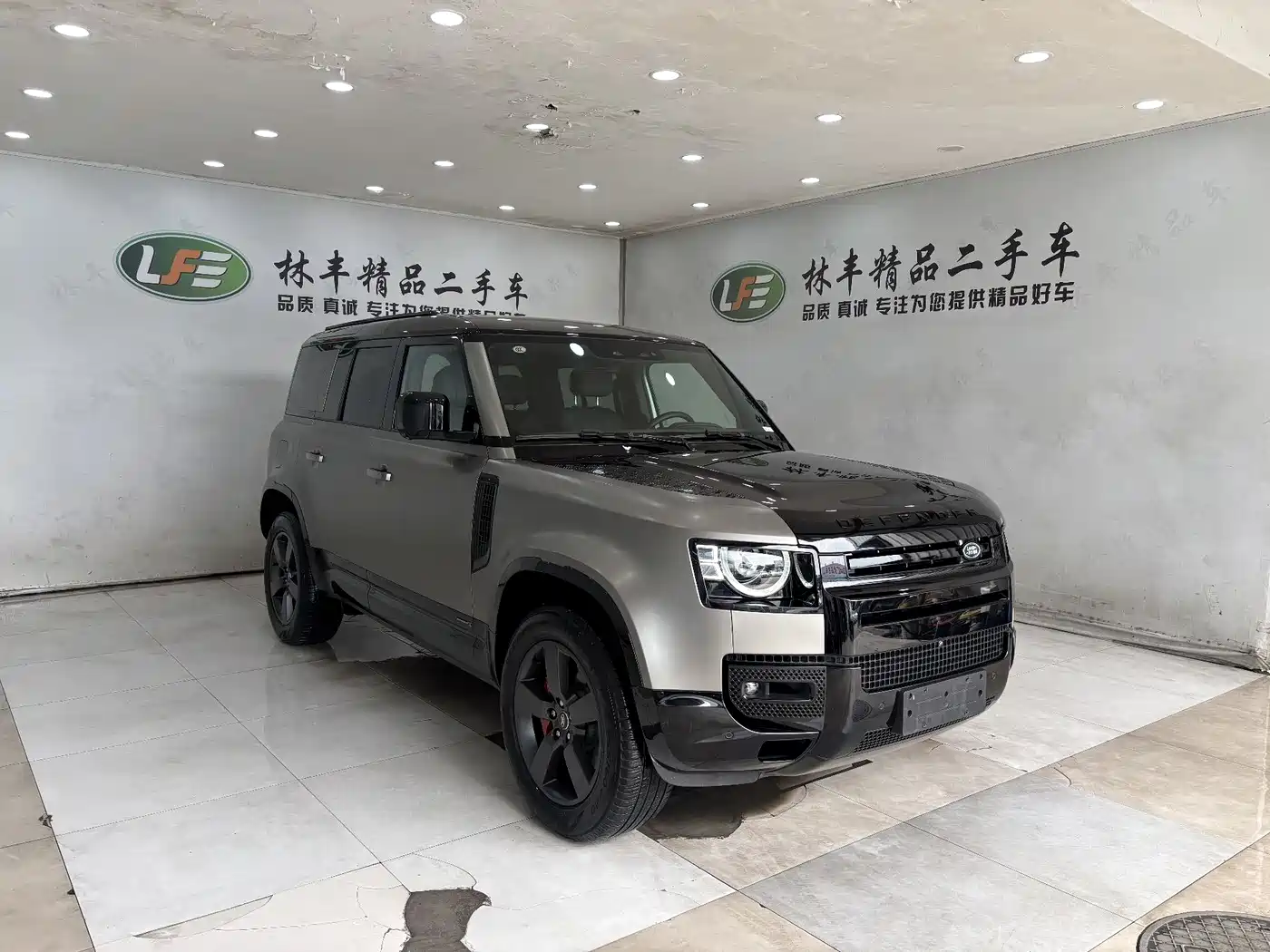 Land Rover Defender 2025 110 3.0T P400 X фото 4
