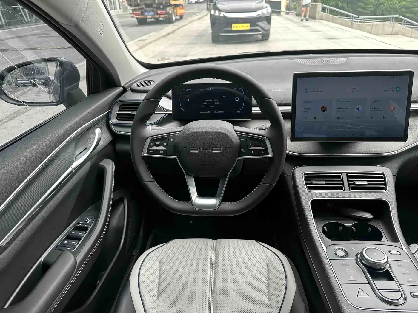 BYD Destroyer 05 2024 Glory Edition DM-i 55KM Luxury фото 17