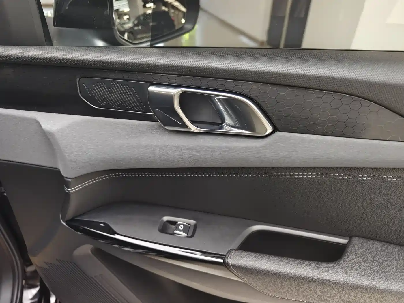 Lynk & Co 03 2021 2.0TD Auto Jin Pro фото 16