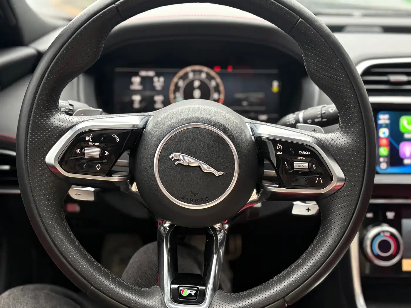 Jaguar XEL 2024 Model 2.0T 250PS R-DYNAMIC S Progressive Sport Edition фото 16