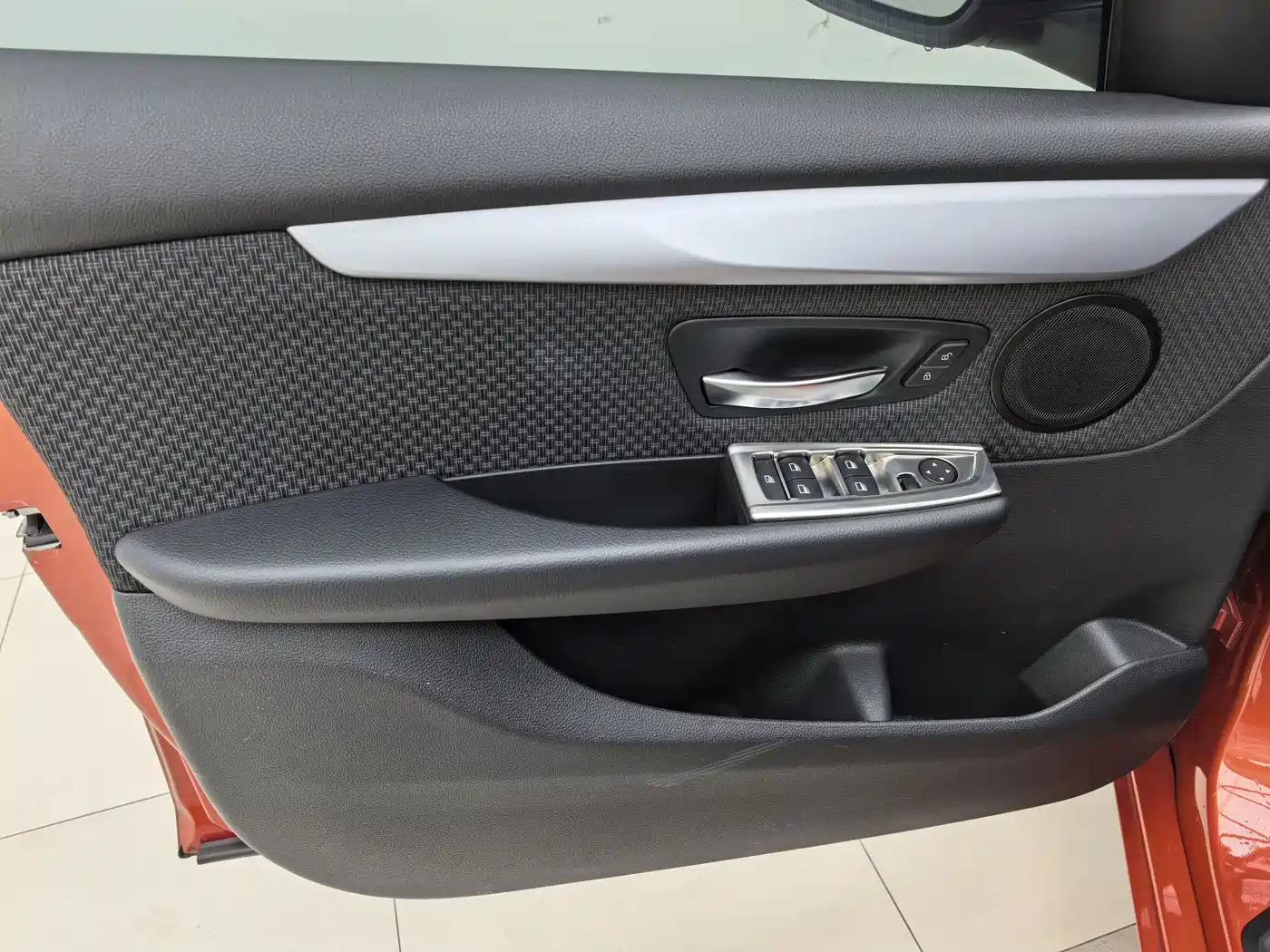 BMW 2 Series Touring 2016 218i Leading фото 9