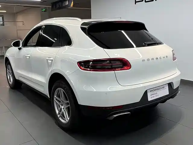 Porsche Macan 2017 Macan 2.0T — фото 4