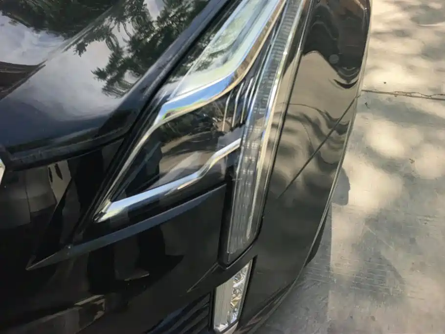 Cadillac XT5 2016 28T AWD Luxury Model фото 5