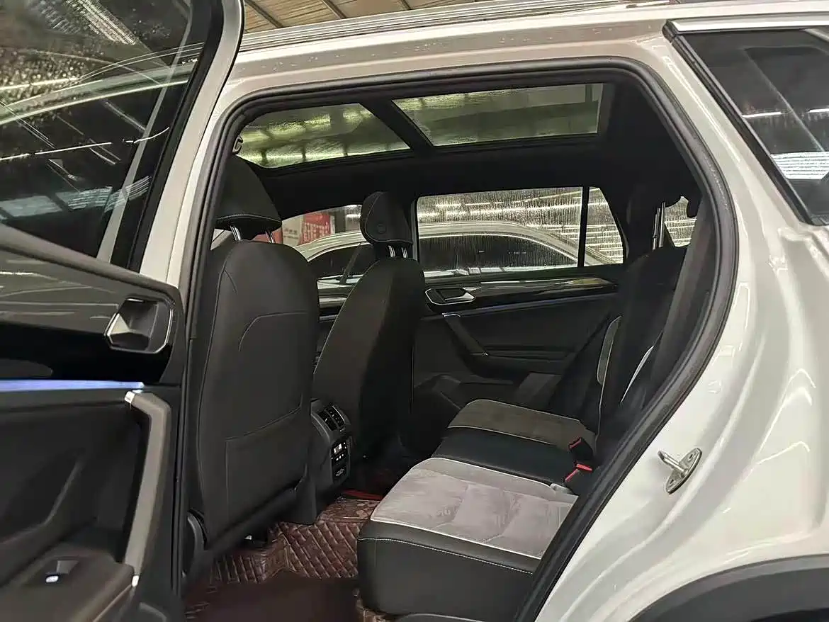 Volkswagen Tayron 2021 380TSI 4WD R-Line Smart Connect фото 9