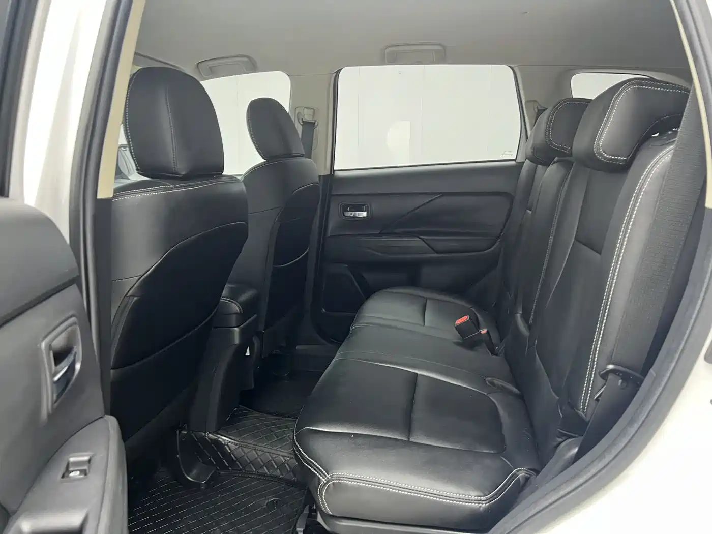 Mitsubishi Outlander 2021 2.0L 2WD Smooth Ride Version 5-Seater фото 8