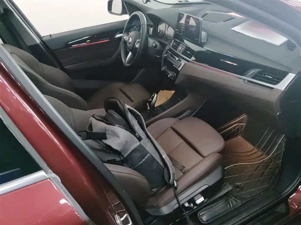 BMW X1 2022 sDrive25Li Leading фото 24