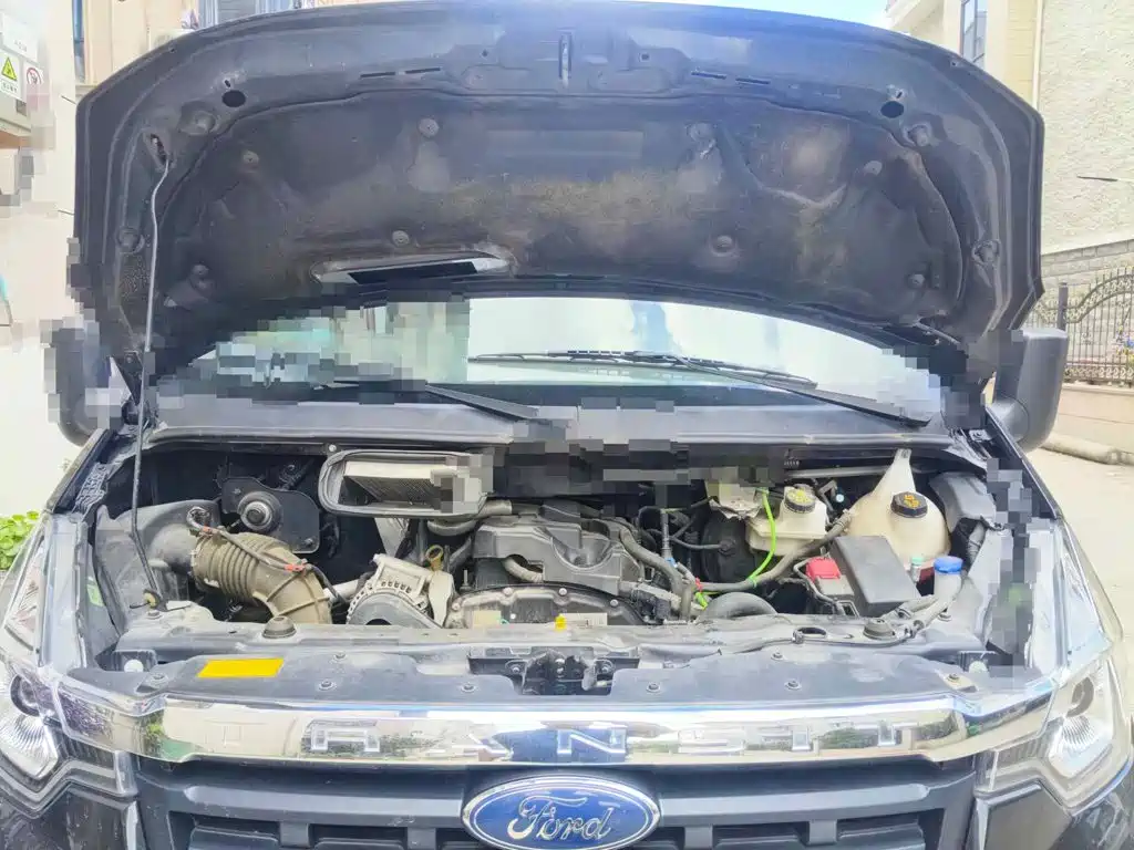 Ford New Generation Transit 2023 2021 Model 2.2T Automatic Logistics Vehicle Pro Short Wheelbase 6-Seat Medium Roof China VI