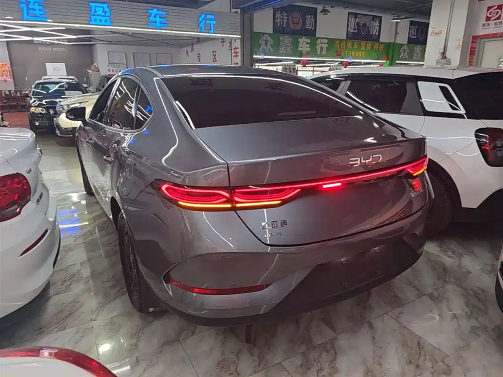 BYD Qin PLUS 2025 DM-i Smart Drive 55KM Leader фото 5