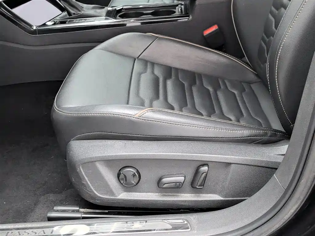 Volkswagen Passat 2021 Model 280TSI Elite Edition фото 20