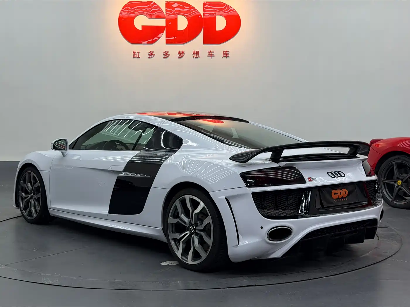 Audi R8 2010 5.2 FSI quattro фото 7