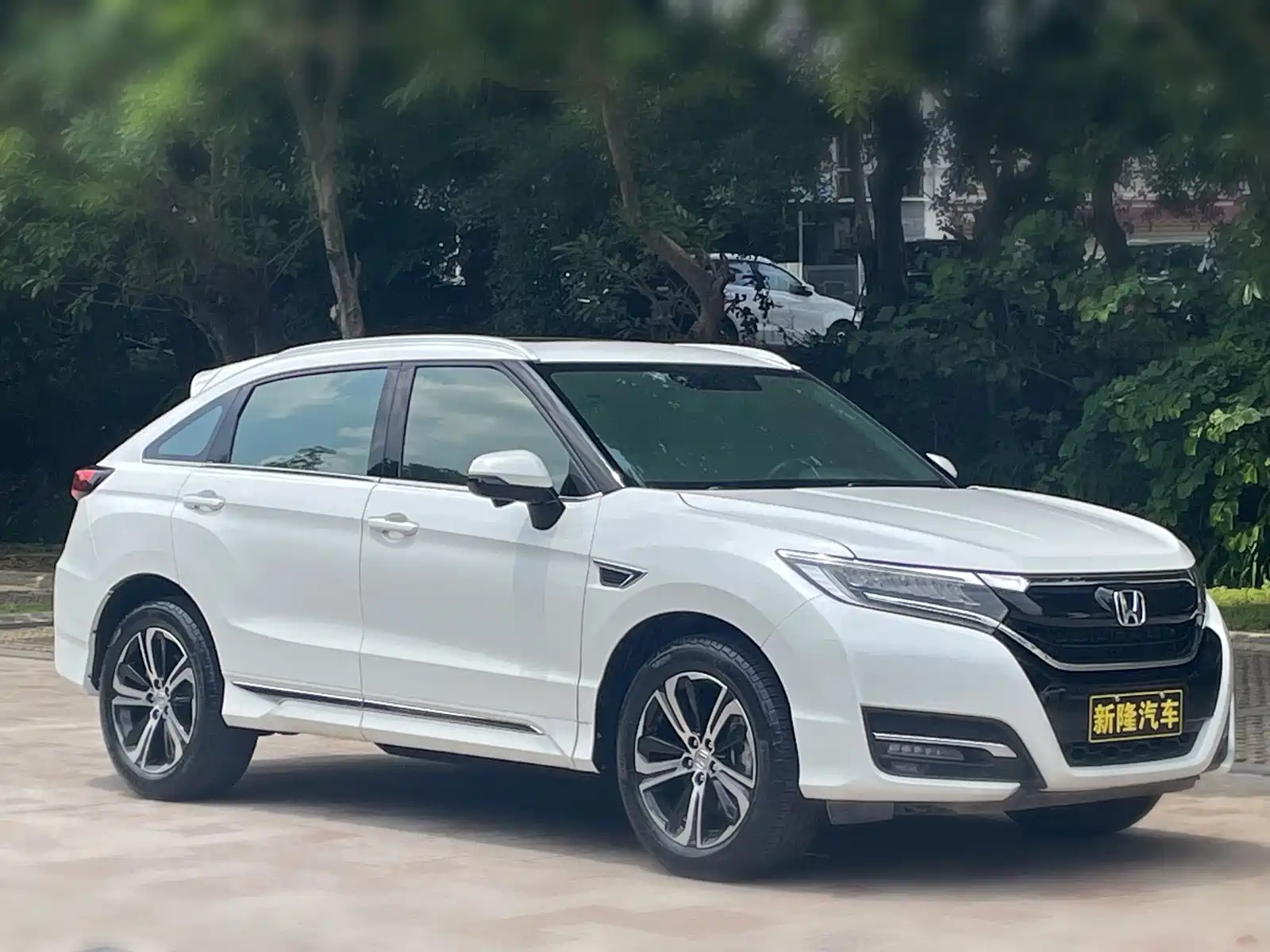 Фото 10 - Honda UR-V