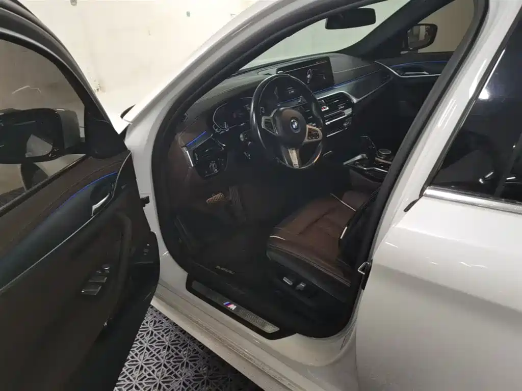 BMW 5 Series New Energy 2022 Facelift 535Le M Sport Package фото 15