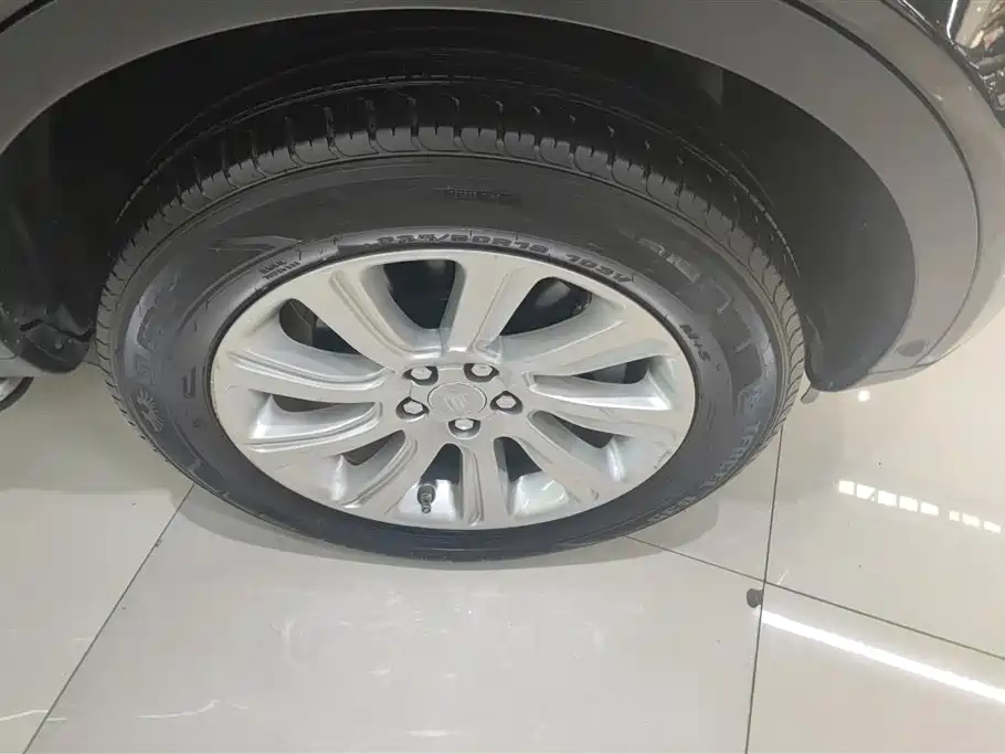 Land Rover Discovery Sport 2018 240PS SE Edition фото 6