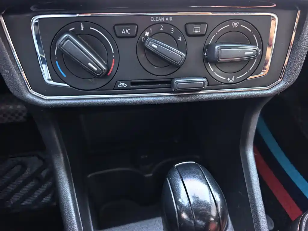 Volkswagen Santana 2017 Gran Santana 1.6L Auto Trendline фото 17