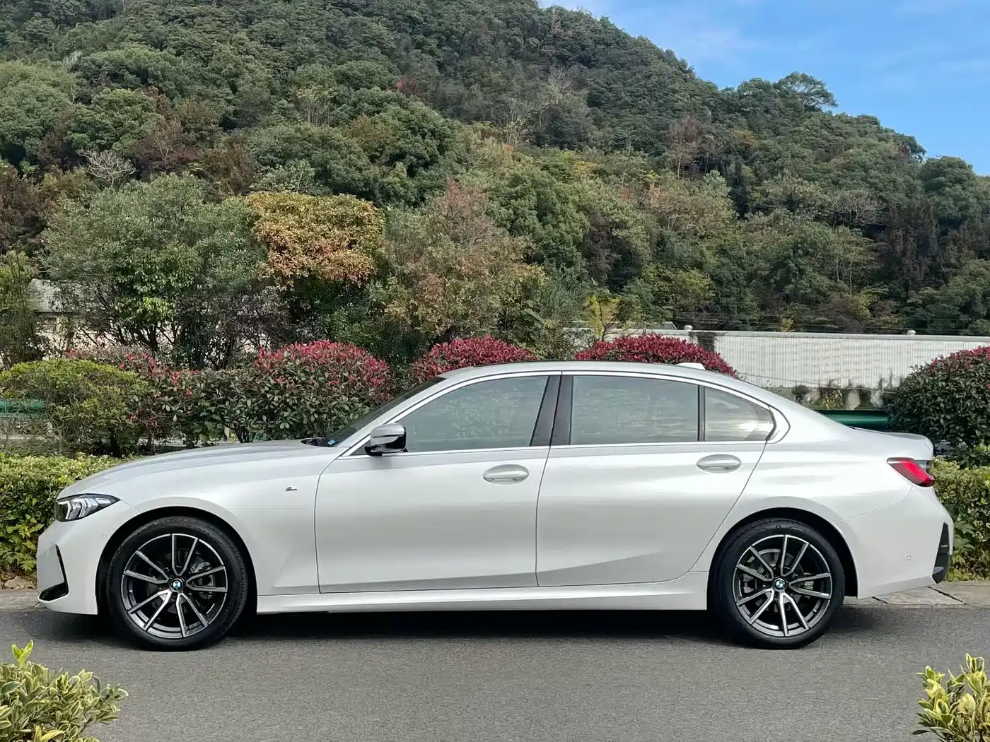BMW 3 Series 2024 325Li M Sport Package фото 3