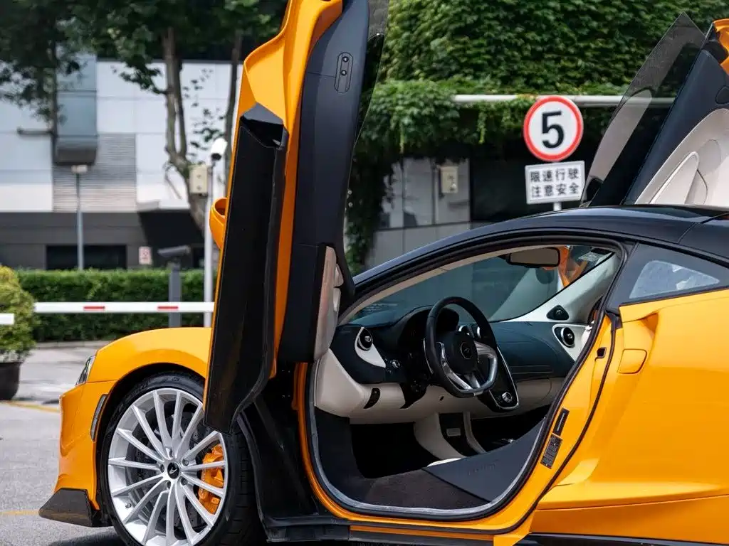 McLaren GT 2023 2023 4.0T Standard Model