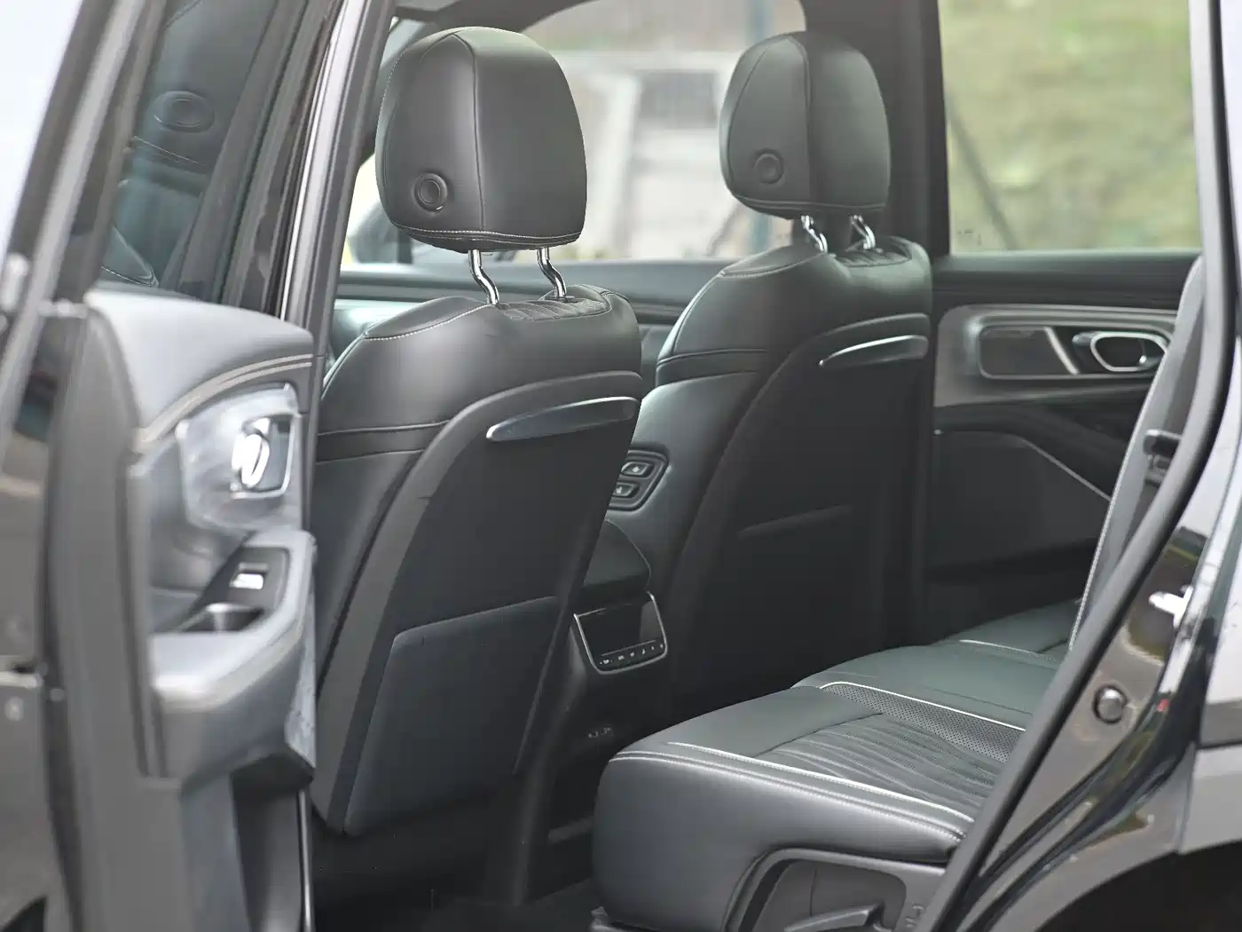 GAC Trumpchi Trumpchi GS8 2022 Pilot Series 2.0TGDI 2WD Premium Edition (7-Seater) фото 5
