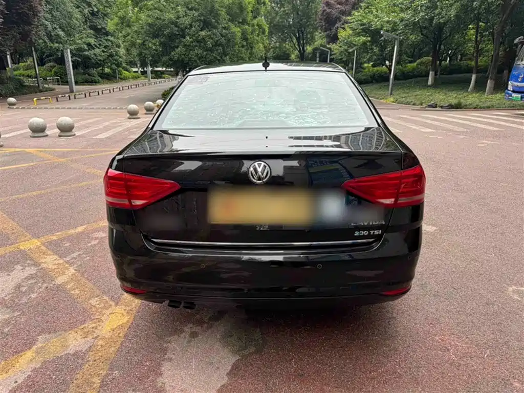 Volkswagen Lavida 2017 230TSI DSG Comfort Edition фото 12