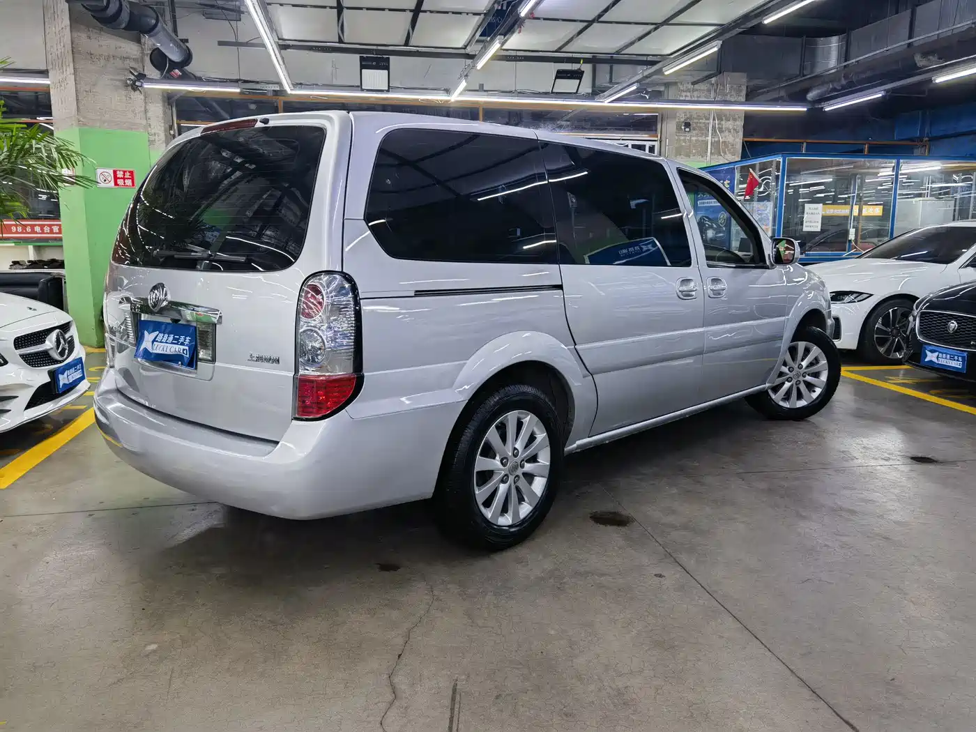 Buick GL8 2014 2.4L Classic Edition фото 4